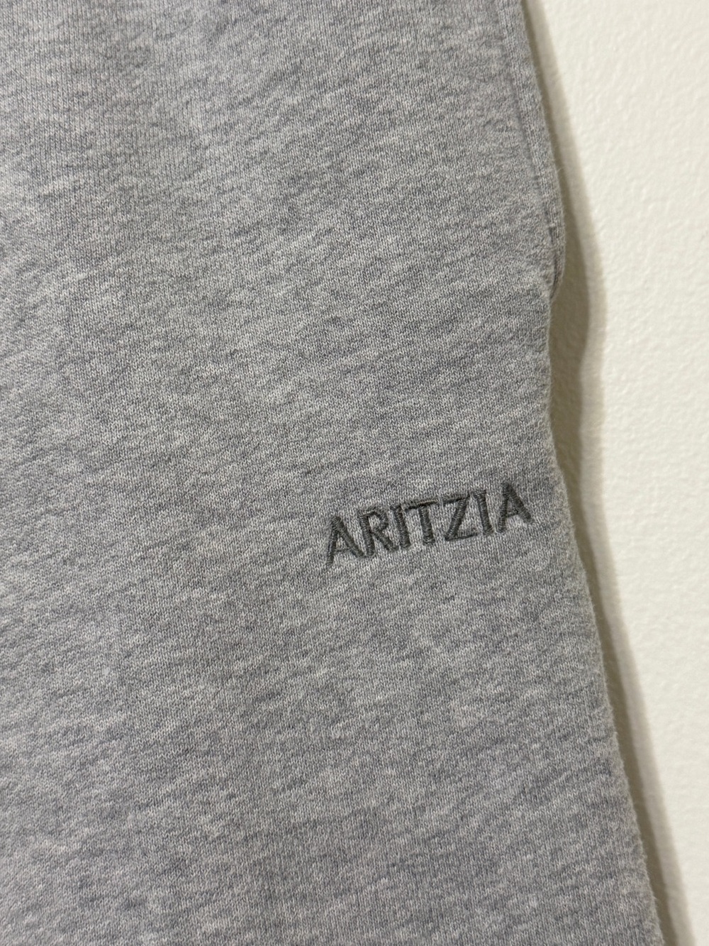 Aritzia Cozy Sweatfleece Mega Fit Straight Leg Sweatpant in Grey Size Large - Picture 5 of 8